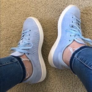 Adidas Stan Smith’s baby blue with gold accents